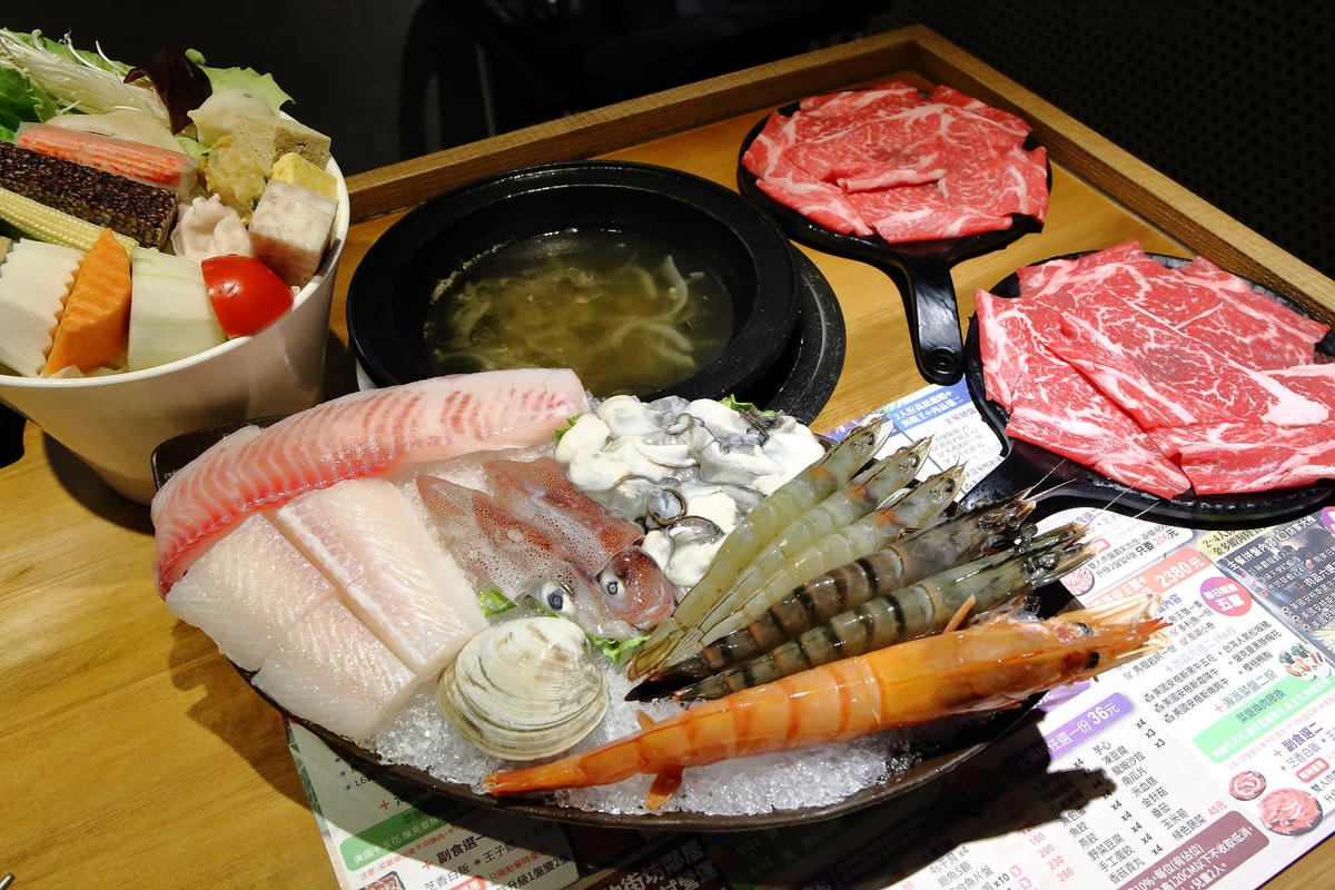 【食。永和】石都府石頭火鍋達人〜新莊超人氣火鍋來永和開店了,主打平價消費超大肉盤,包準你吃飽飽又滿足!(已歇業)