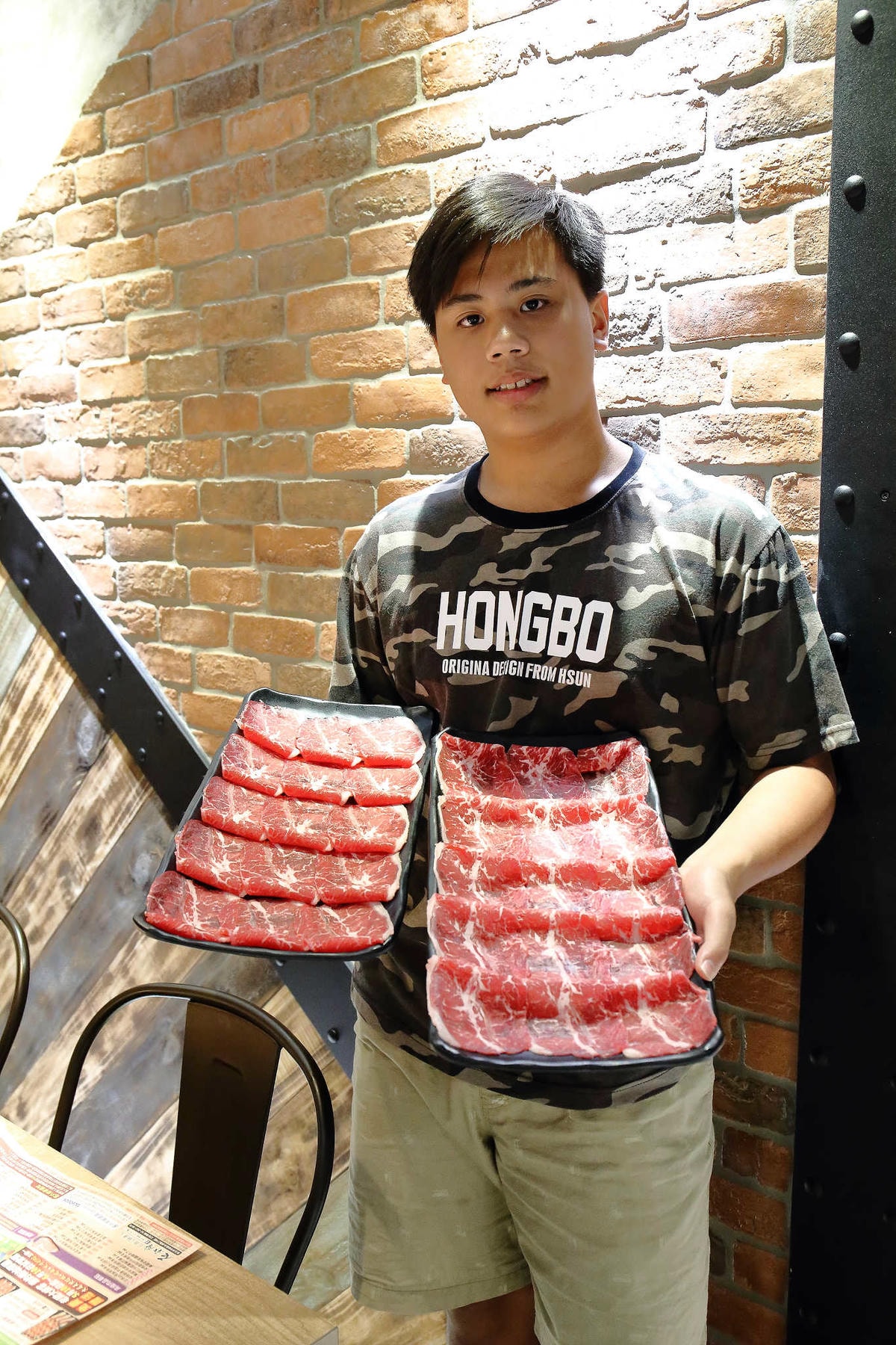 【食。永和】石都府石頭火鍋達人〜新莊超人氣火鍋來永和開店了,主打平價消費超大肉盤,包準你吃飽飽又滿足!(已歇業)