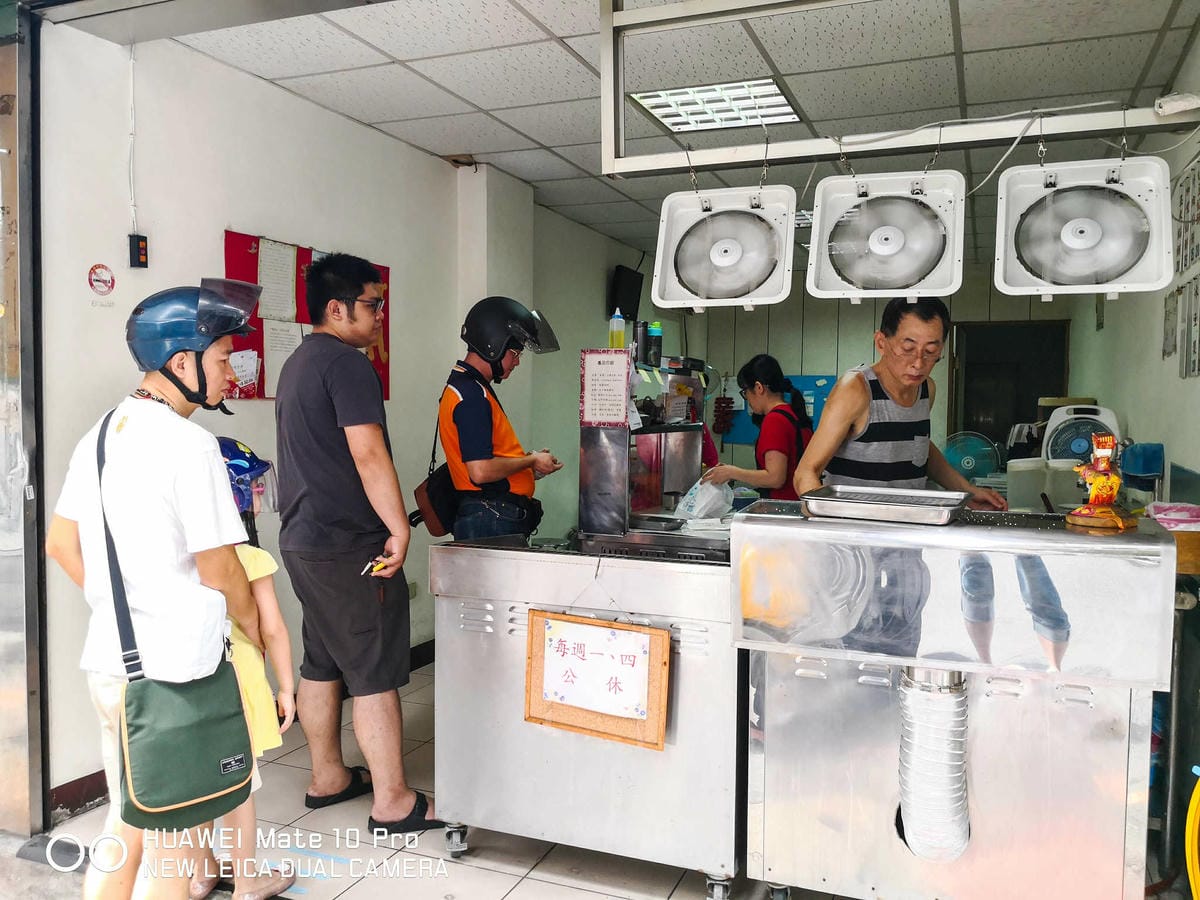 【食。永和】鮮味餡餅〜永和人一定都吃過！巷內傳說中超夯排隊早餐店，晚來吃不到，只能隔天請早！