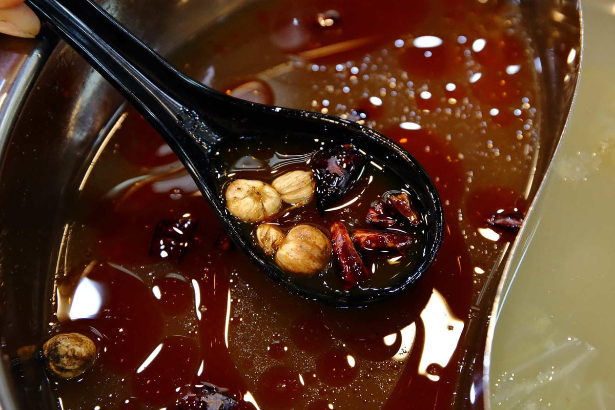 【食。中和】鼎川霖鍋物-景安店〜中和火鍋。單人獨享霸氣「波士頓龍蝦鍋」，愛吃海鮮的千萬不要錯過呦！(已歇業)