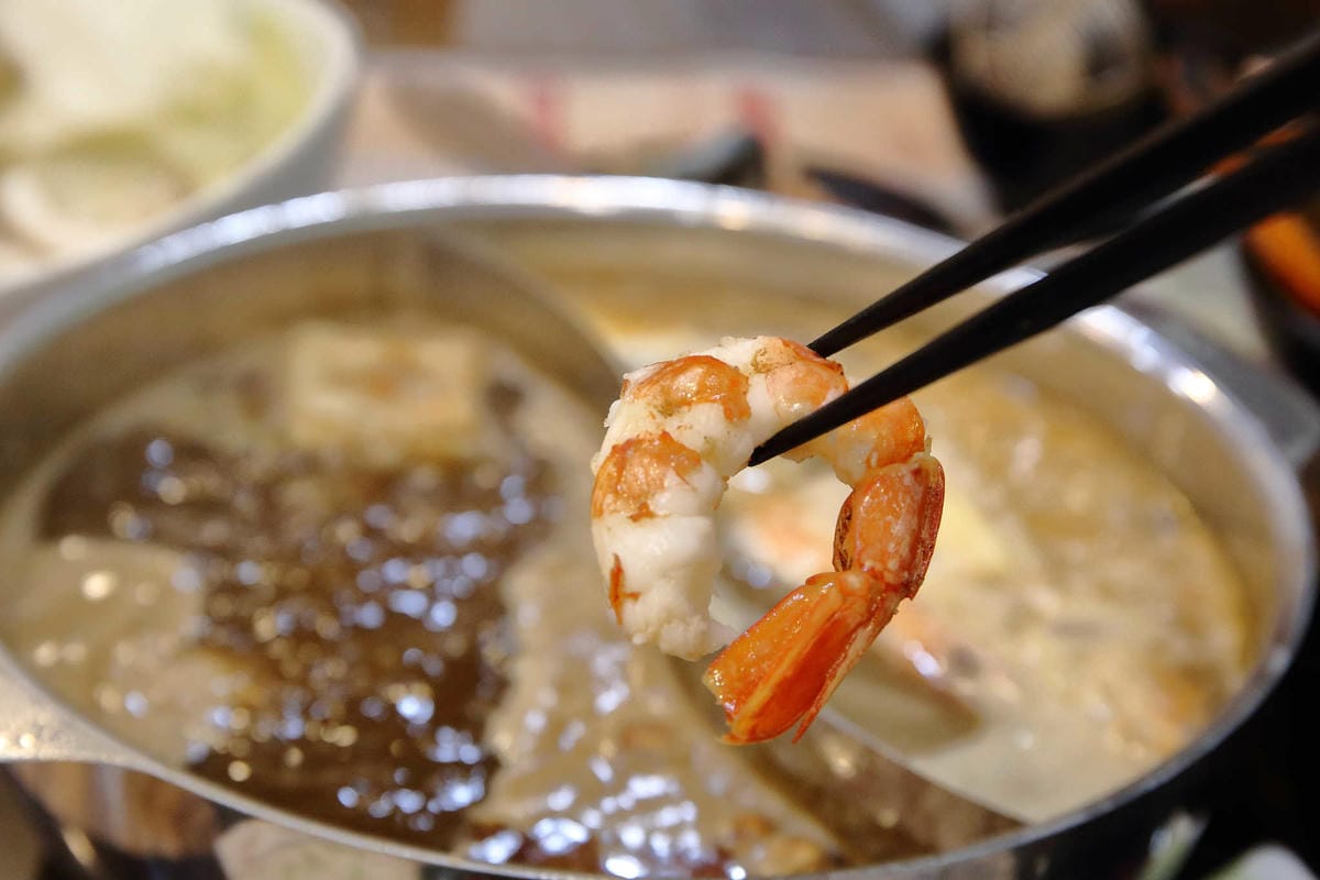【食。中和】鼎川霖鍋物-景安店〜中和火鍋。單人獨享霸氣「波士頓龍蝦鍋」，愛吃海鮮的千萬不要錯過呦！(已歇業)