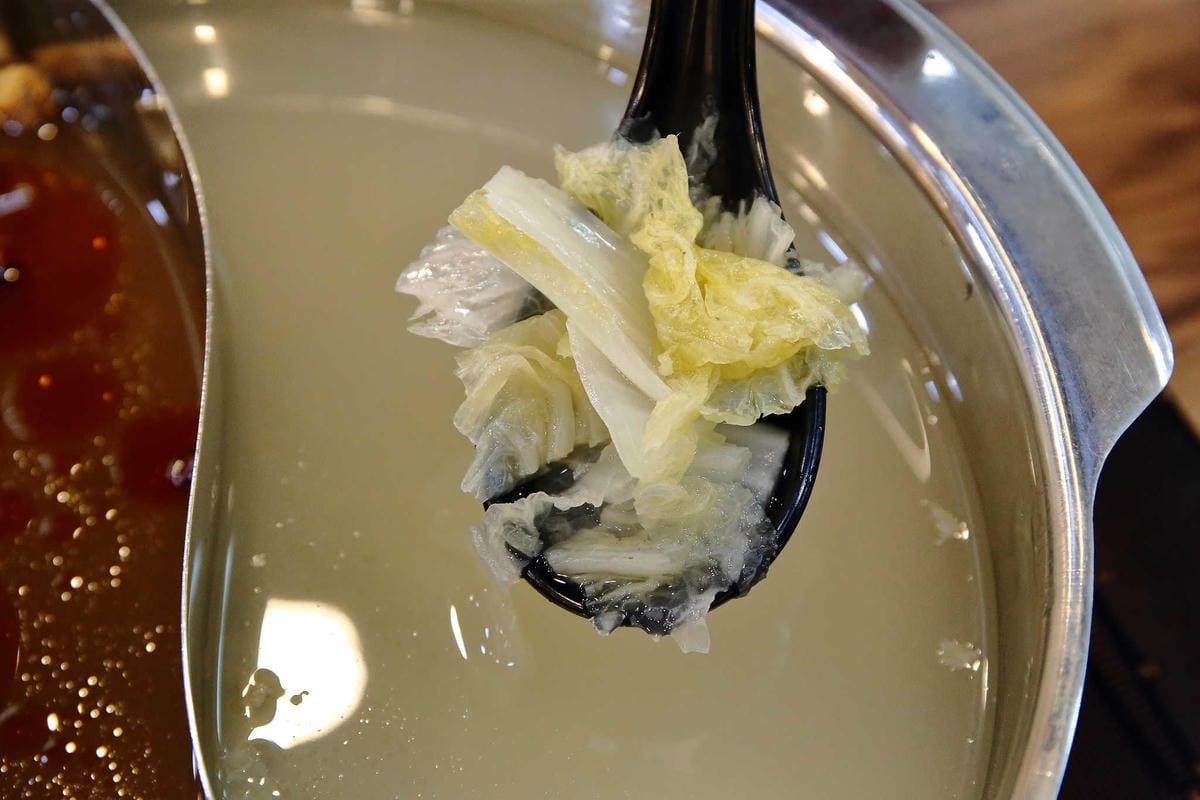 【食。中和】鼎川霖鍋物-景安店〜中和火鍋。單人獨享霸氣「波士頓龍蝦鍋」，愛吃海鮮的千萬不要錯過呦！(已歇業)