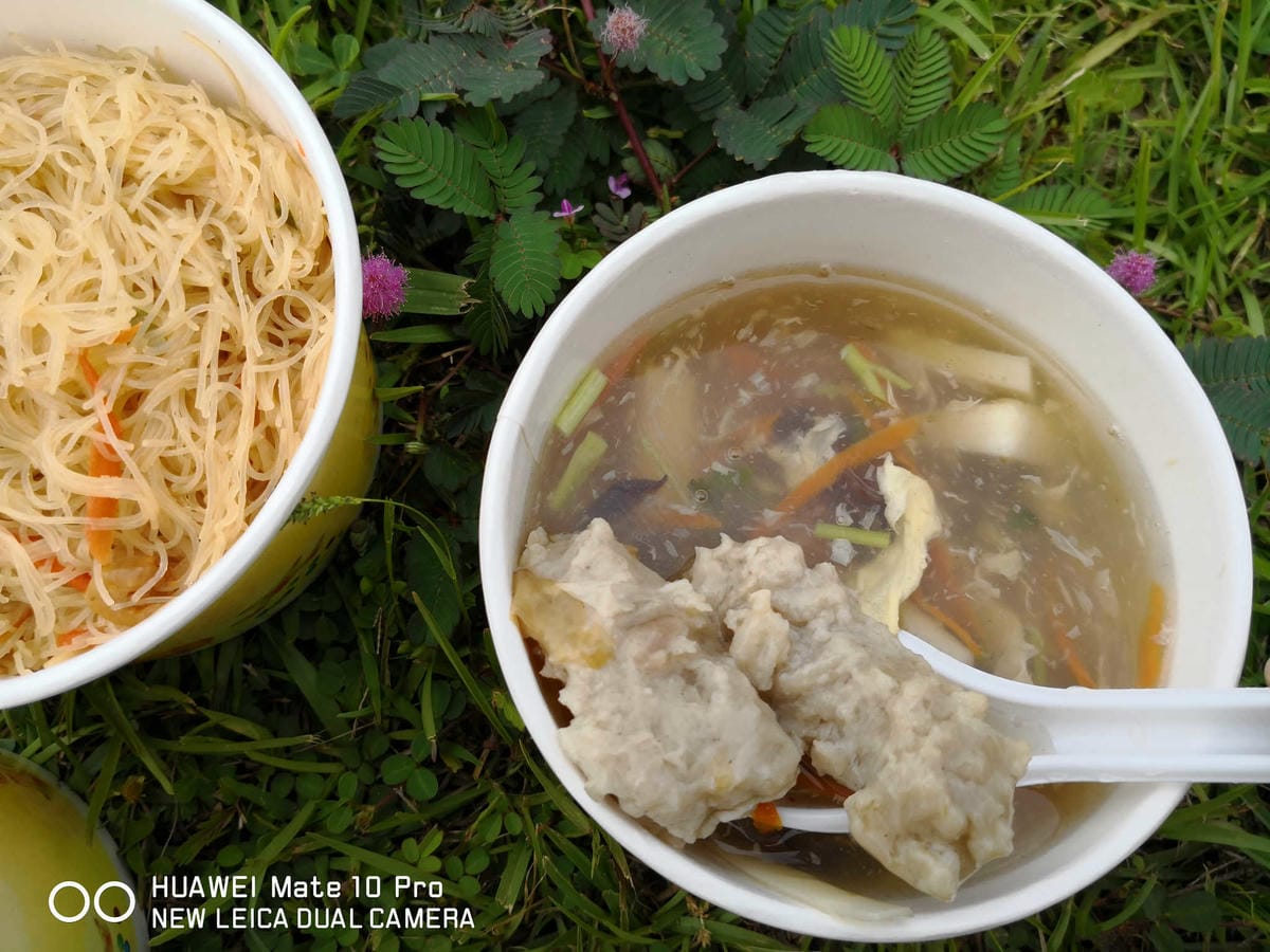 【食。大園】阿母的油飯〜來個傳統的早餐吧！低調藏在傳統菜市場旁的隱藏版美食，油飯+肉羹，美味吃雙飽(已歇業)