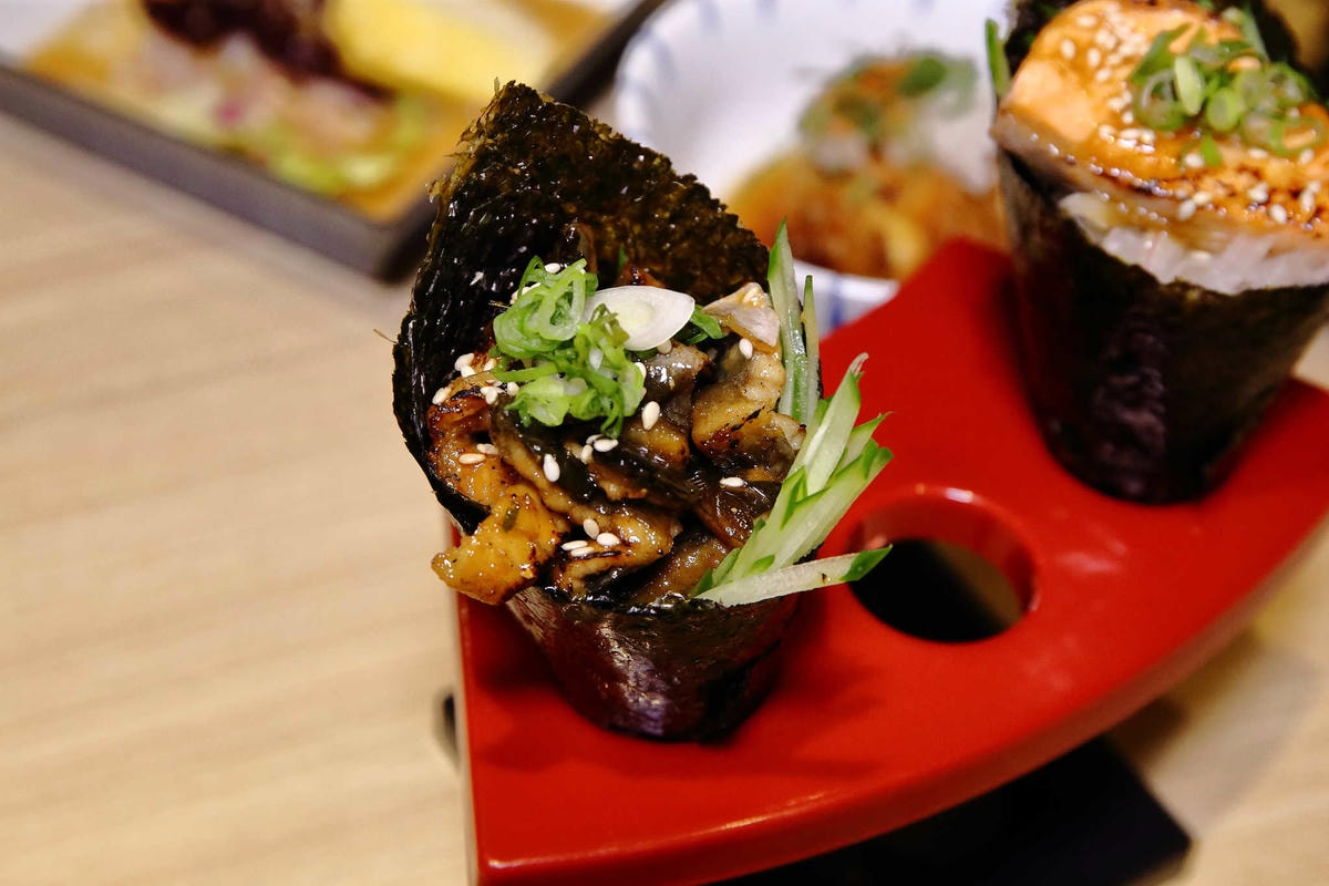 【食。台中】日四又魚 鰻魚飯專賣店〜太平必吃美食餐廳推薦。本壽司的新品牌登場!超平價美味,爽爽吃鰻魚飯!