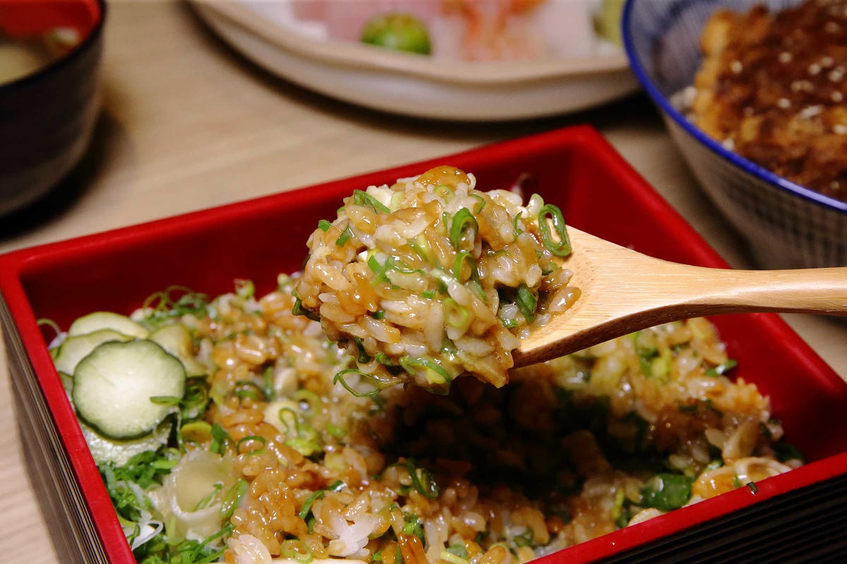【食。台中】日四又魚 鰻魚飯專賣店〜太平必吃美食餐廳推薦。本壽司的新品牌登場!超平價美味,爽爽吃鰻魚飯!
