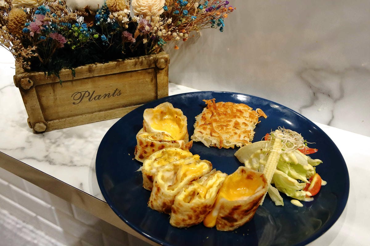 【食。蘆洲】丄青初食〜蘆洲早午餐推薦。乾燥花文青風早午餐，IG網美打卡新地標，竟然有台灣小吃刈包！(已歇業)