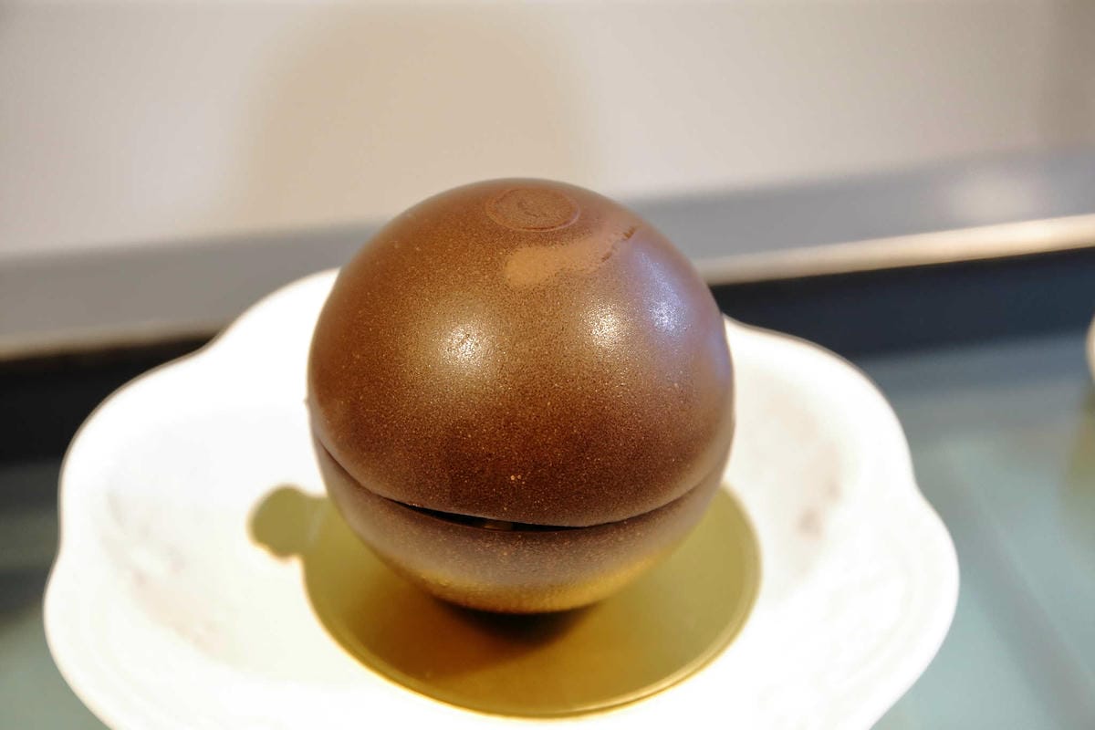 【食。台北】Ludique Crème調皮奶油〜「網美系」夢幻甜點店。超好拍的盪鞦韆跟乾燥花牆，可愛店狗陪妳下午茶