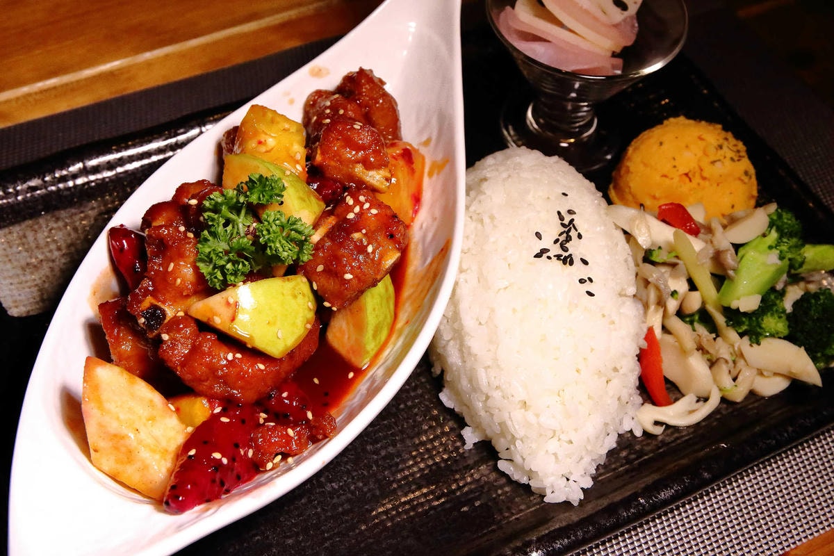 【食。中壢】古月新城複合式餐廳〜聚餐吧!中壢包場聚會,中國風包廂空間,創意料理美味又吸睛!