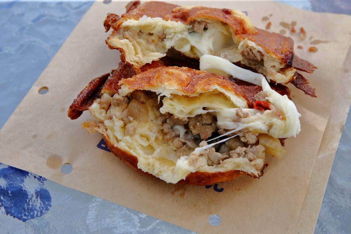 【食。中壢】喵星燒 Meow〜中原夜市美食。創新丹麥甜點,千層起酥系列,超萌可愛度爆表的手作貓咪點心!(已歇業)