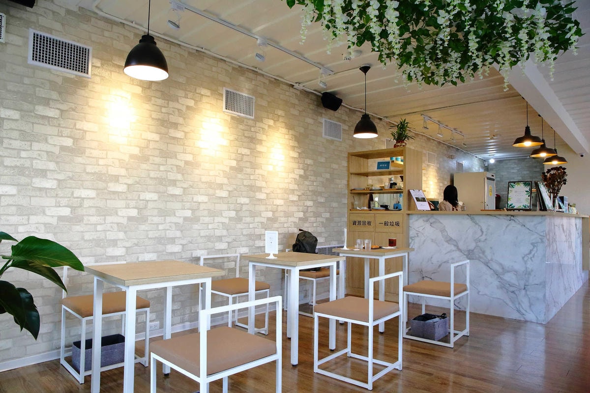 【食。中壢】Material café 素材日常〜貨櫃屋咖啡館打卡新亮點!不能錯過的中壢夜市散步咖啡廳!