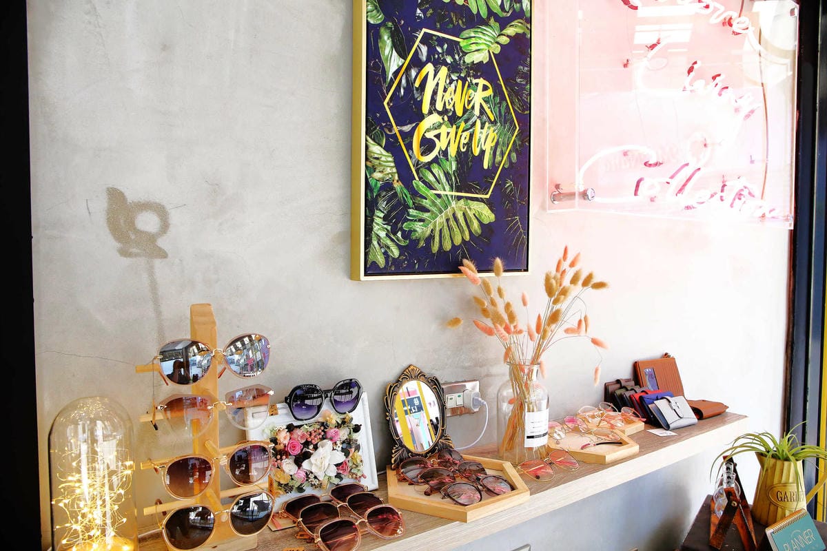 【食。新竹】K.more – Cafe〜乾燥花結合咖啡廳少女的拍照聖地！浪漫氛圍，網美IG都來這間！(已歇業)