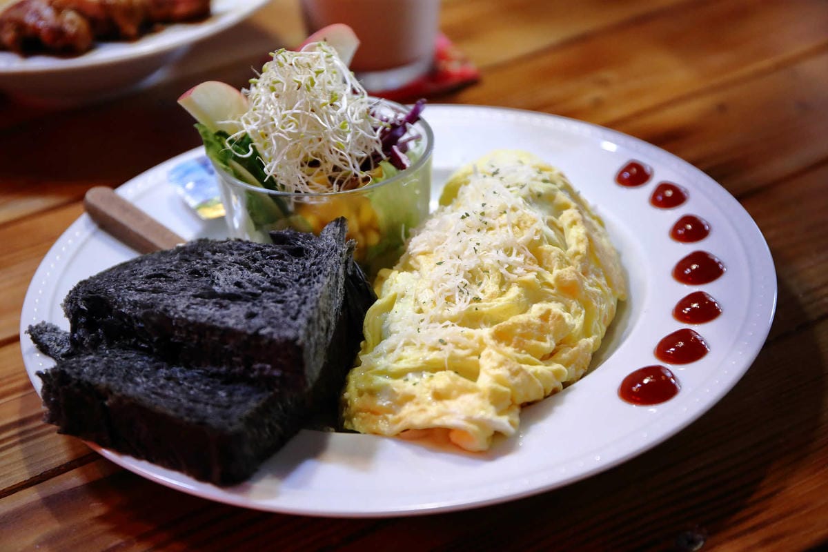 【食。大溪】丑咖啡 BU-SU café〜就愛老宅！文青必去！大溪老宅改造咖啡館，不只好吃還好拍！