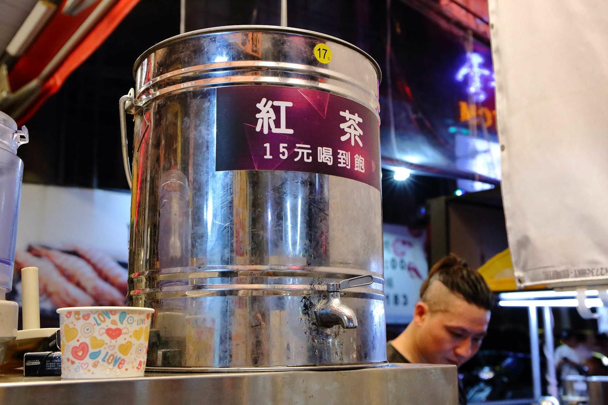 【食。台中太平】胖大爺骰子牛豬雞x鐵板炒飯麵〜宵夜文這「一隻」太超過!太平好味道!在地達人推薦的話題美食!