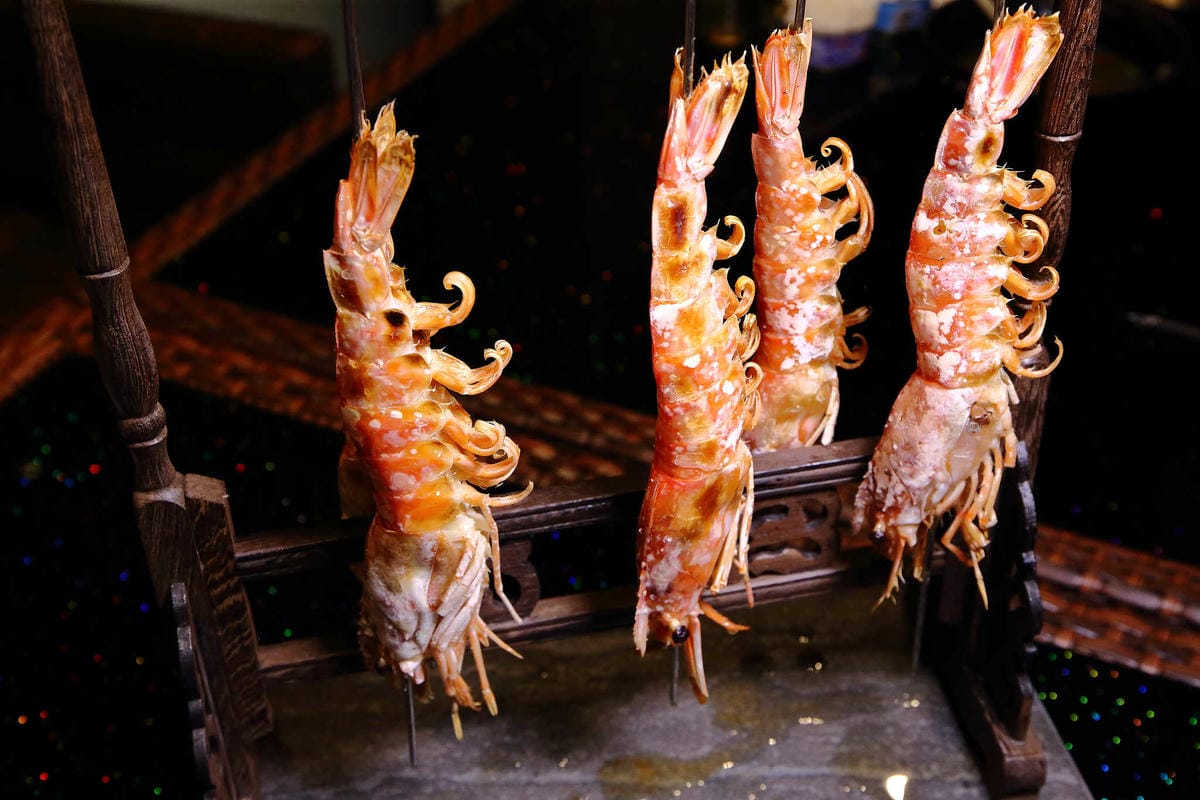 【食。內湖】東湖心時代美食廣場（燒烤霸）〜全新美食商場！特色小吃美食一次收集，露天燒烤+駐唱歌手，朋友齊聚厚答啦！