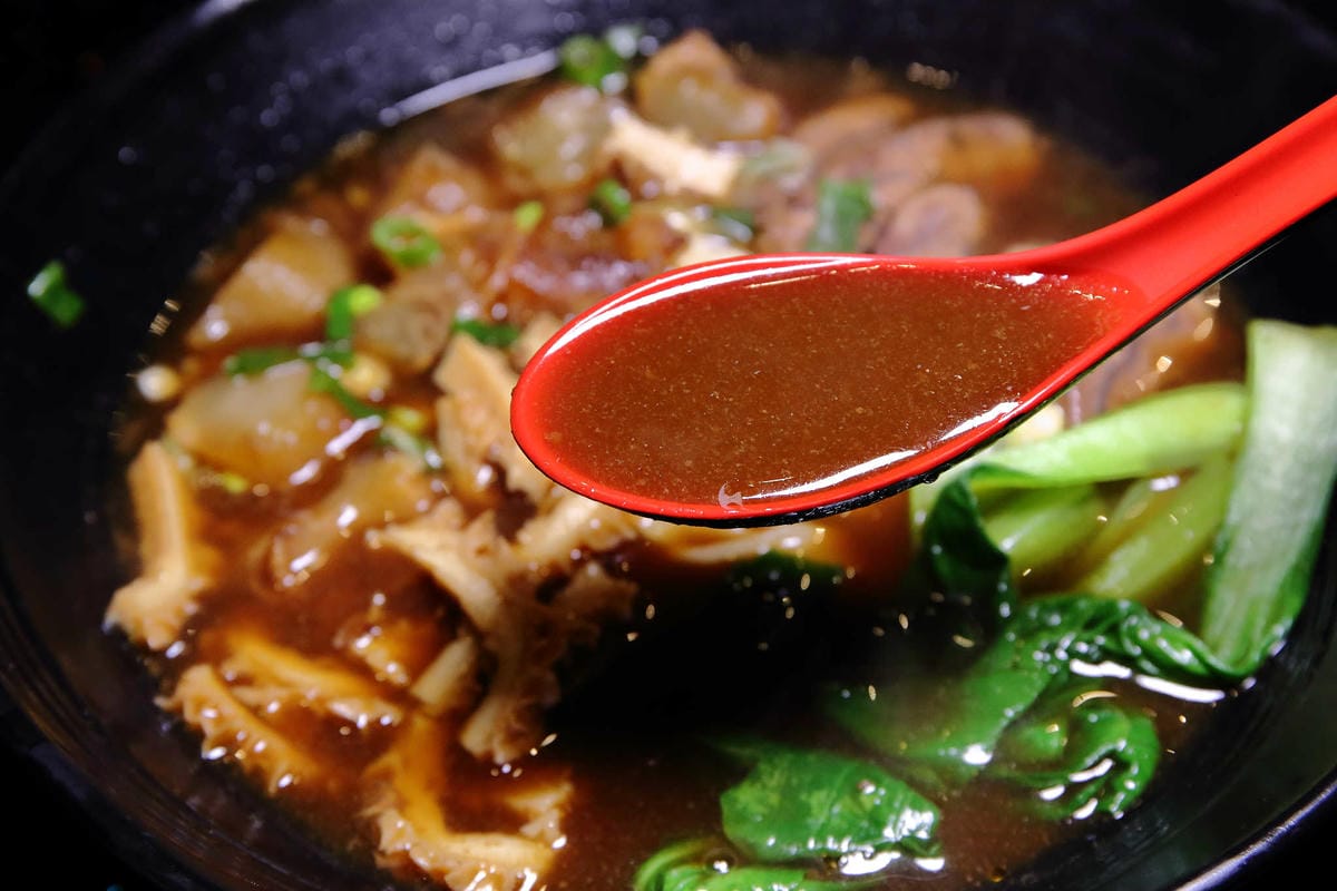 【食。內湖】東湖心時代美食廣場（燒烤霸）〜全新美食商場！特色小吃美食一次收集，露天燒烤+駐唱歌手，朋友齊聚厚答啦！