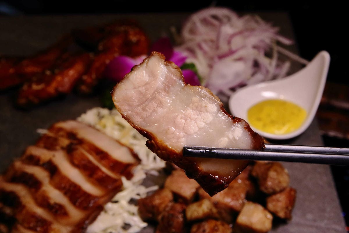 【食。內湖】東湖心時代美食廣場（燒烤霸）〜全新美食商場！特色小吃美食一次收集，露天燒烤+駐唱歌手，朋友齊聚厚答啦！