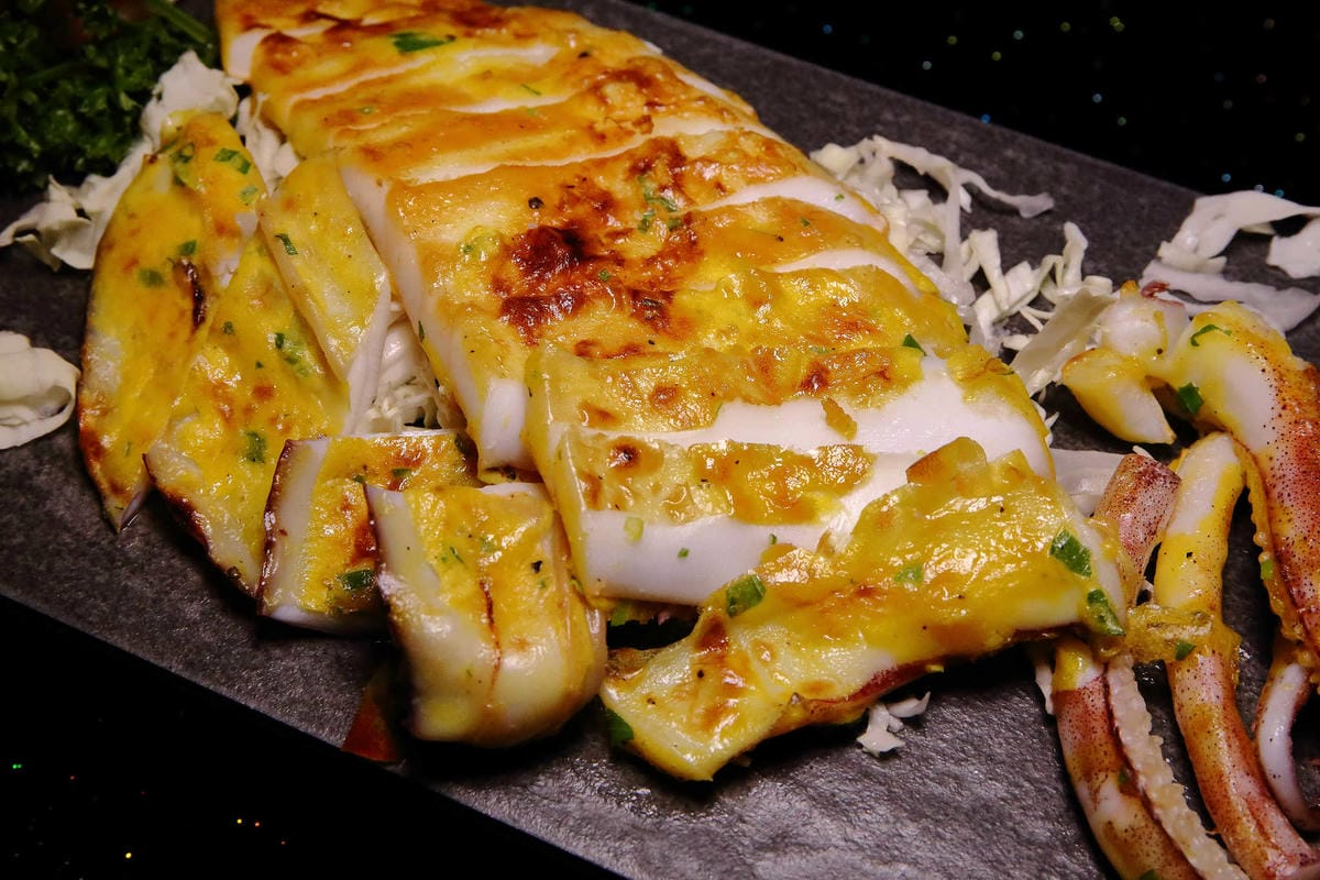 【食。內湖】東湖心時代美食廣場（燒烤霸）〜全新美食商場！特色小吃美食一次收集，露天燒烤+駐唱歌手，朋友齊聚厚答啦！