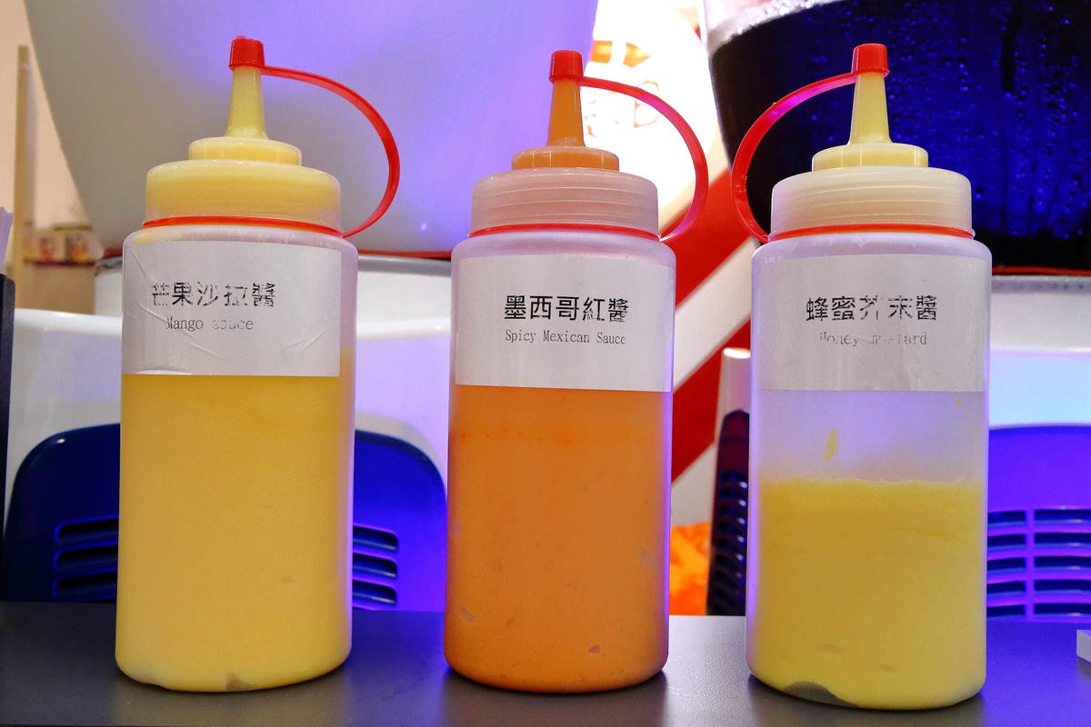 【食。台中】蝦帕SHRIMPPA台中店〜台中逢甲必吃美食。炸海鮮專賣店,停不了口!超涮嘴炸物料理,就是要讓大家邊走邊吃邊逛!