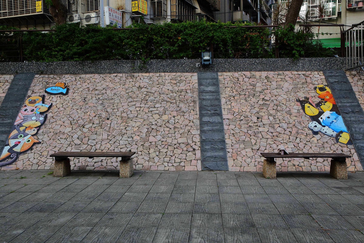 【遊。新莊】中港大排彩繪河廊親水公園〜台版清溪川!藝術彩繪打造浪漫水岸公園,散步看夕陽的好地方