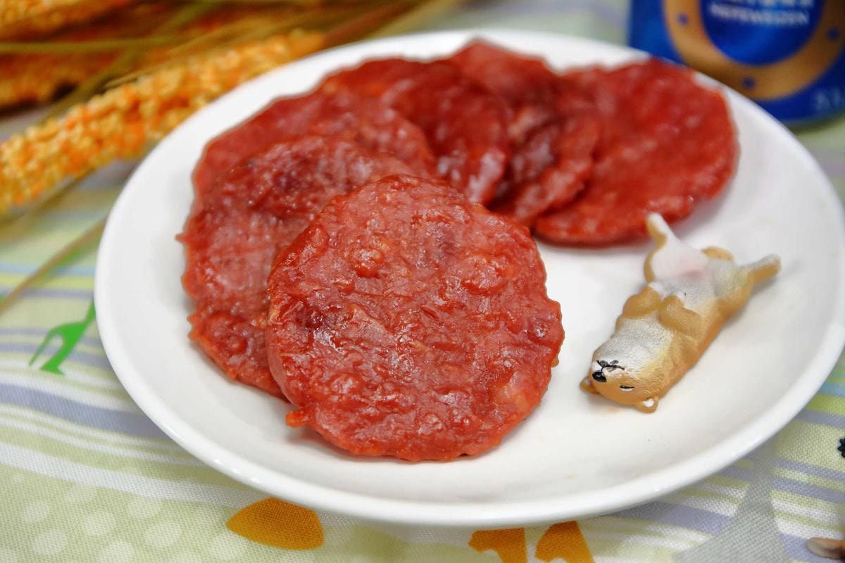 【台中伴手禮】六六相乘手作肉乾〜逢年送禮自用必備!三十年手藝的傳承,碳烤肉乾讓你越吃越涮嘴,追劇好夥伴!