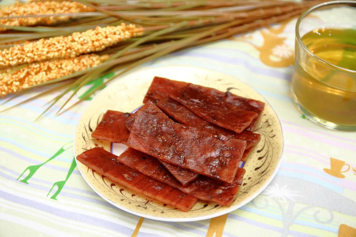 【台中伴手禮】六六相乘手作肉乾〜逢年送禮自用必備!三十年手藝的傳承,碳烤肉乾讓你越吃越涮嘴,追劇好夥伴!