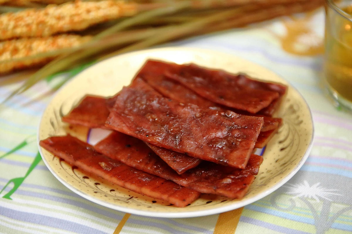 【台中伴手禮】六六相乘手作肉乾〜逢年送禮自用必備!三十年手藝的傳承,碳烤肉乾讓你越吃越涮嘴,追劇好夥伴!