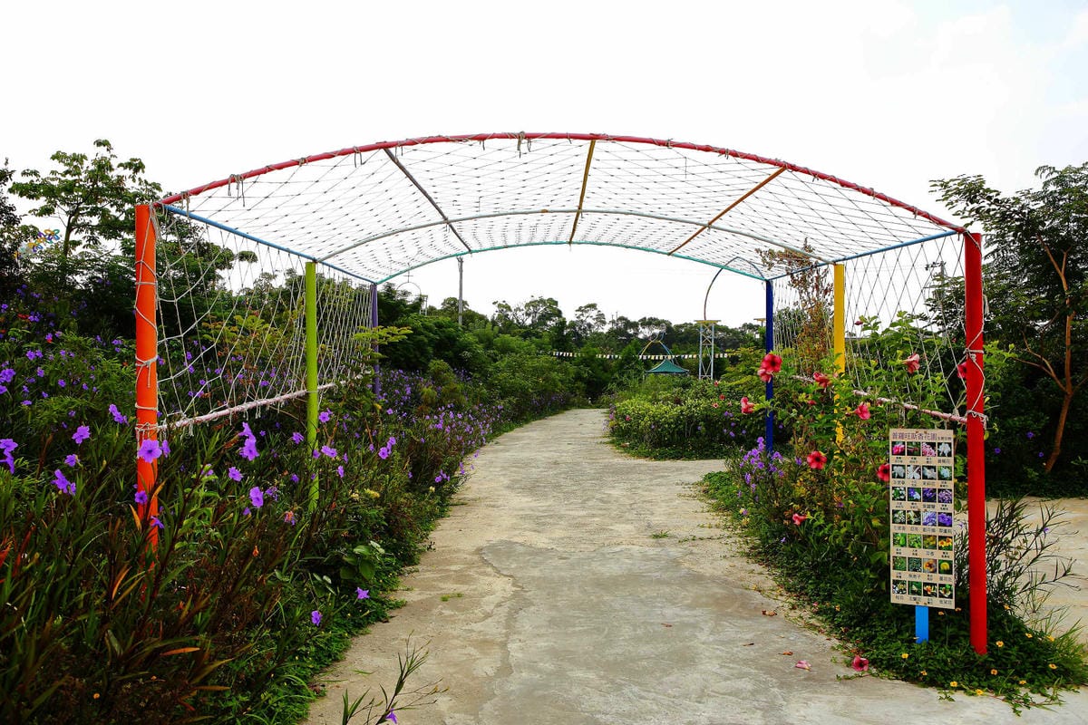 【遊。中壢】台灣地景花園〜8/6重新開放，無料參觀、免費玩水！溪流上盪鞦韆、親子遊樂設施，太適合小人玩到翻！