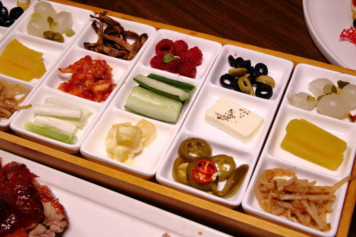 【食。台中】印月創意東方宴〜1鴨3吃新潮吃法！桌邊片鴨秀，皮脆肉嫩噴汁，創意美味，特色料理，來台中絕不能錯過的美食！