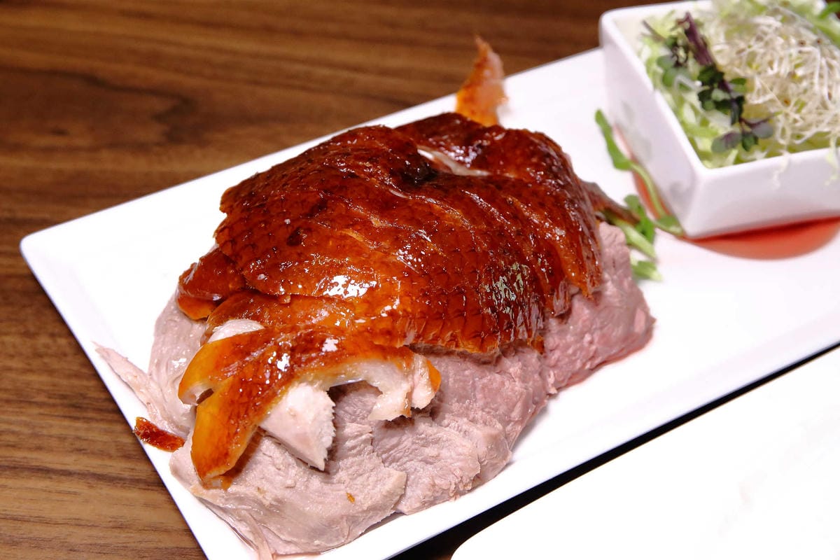 【食。台中】印月創意東方宴〜1鴨3吃新潮吃法！桌邊片鴨秀，皮脆肉嫩噴汁，創意美味，特色料理，來台中絕不能錯過的美食！