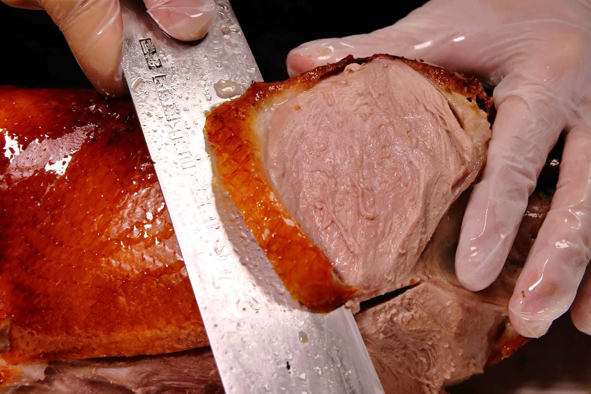 【食。台中】印月創意東方宴〜1鴨3吃新潮吃法！桌邊片鴨秀，皮脆肉嫩噴汁，創意美味，特色料理，來台中絕不能錯過的美食！