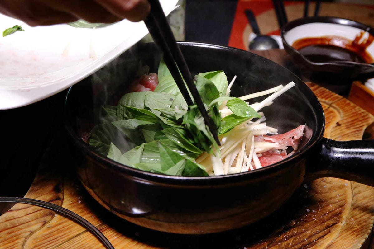 【食。台中】印月創意東方宴〜1鴨3吃新潮吃法！桌邊片鴨秀，皮脆肉嫩噴汁，創意美味，特色料理，來台中絕不能錯過的美食！