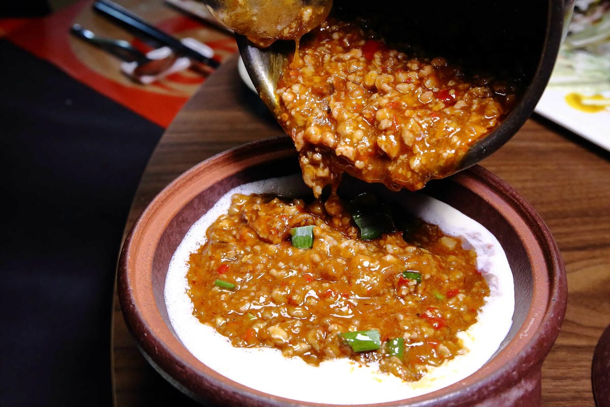 【食。台中】印月創意東方宴〜1鴨3吃新潮吃法！桌邊片鴨秀，皮脆肉嫩噴汁，創意美味，特色料理，來台中絕不能錯過的美食！