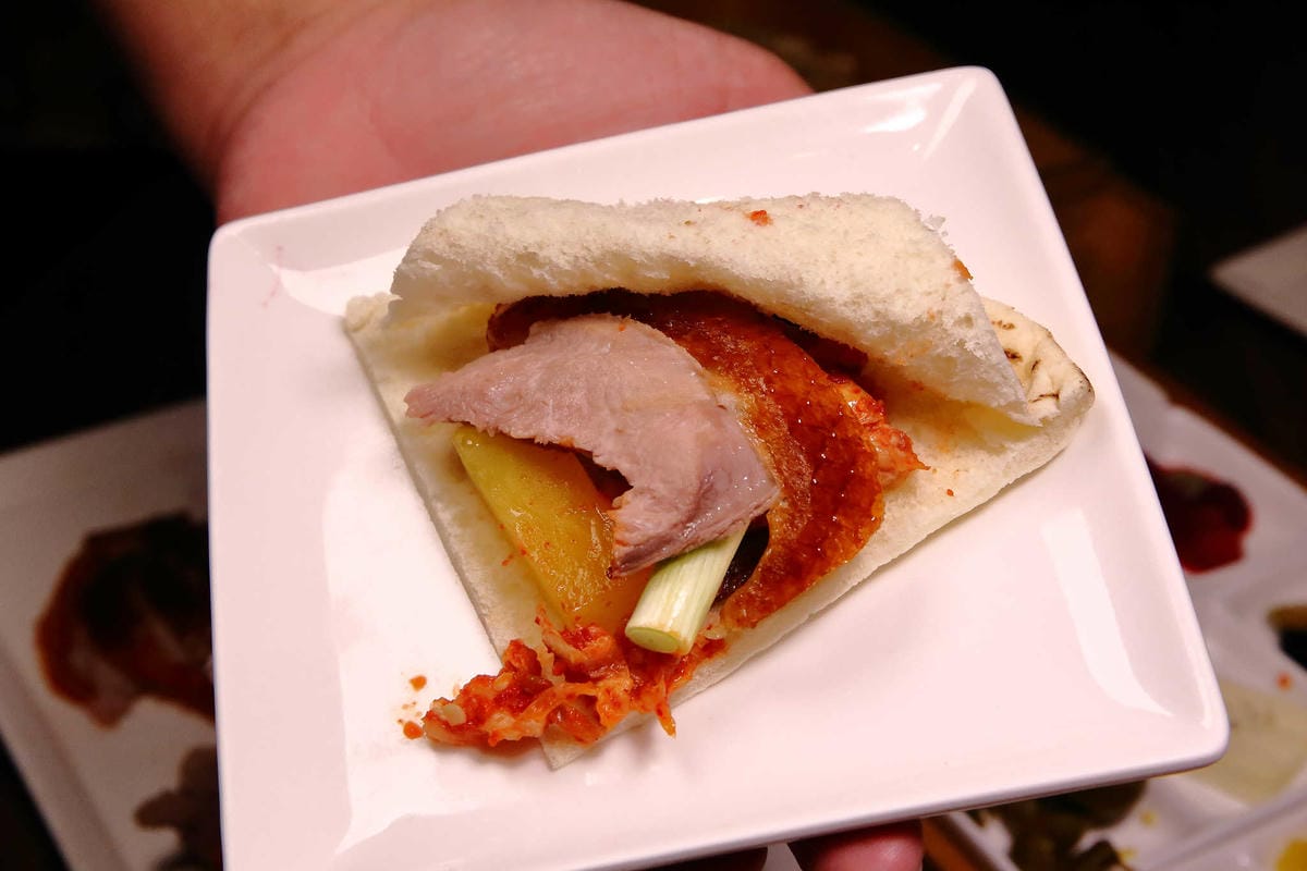 【食。台中】印月創意東方宴〜1鴨3吃新潮吃法！桌邊片鴨秀，皮脆肉嫩噴汁，創意美味，特色料理，來台中絕不能錯過的美食！