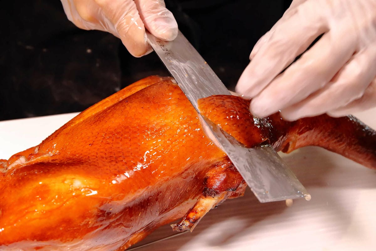 【食。台中】印月創意東方宴〜1鴨3吃新潮吃法！桌邊片鴨秀，皮脆肉嫩噴汁，創意美味，特色料理，來台中絕不能錯過的美食！