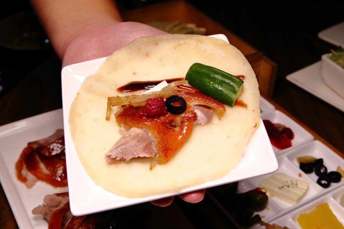 【食。台中】印月創意東方宴〜1鴨3吃新潮吃法！桌邊片鴨秀，皮脆肉嫩噴汁，創意美味，特色料理，來台中絕不能錯過的美食！