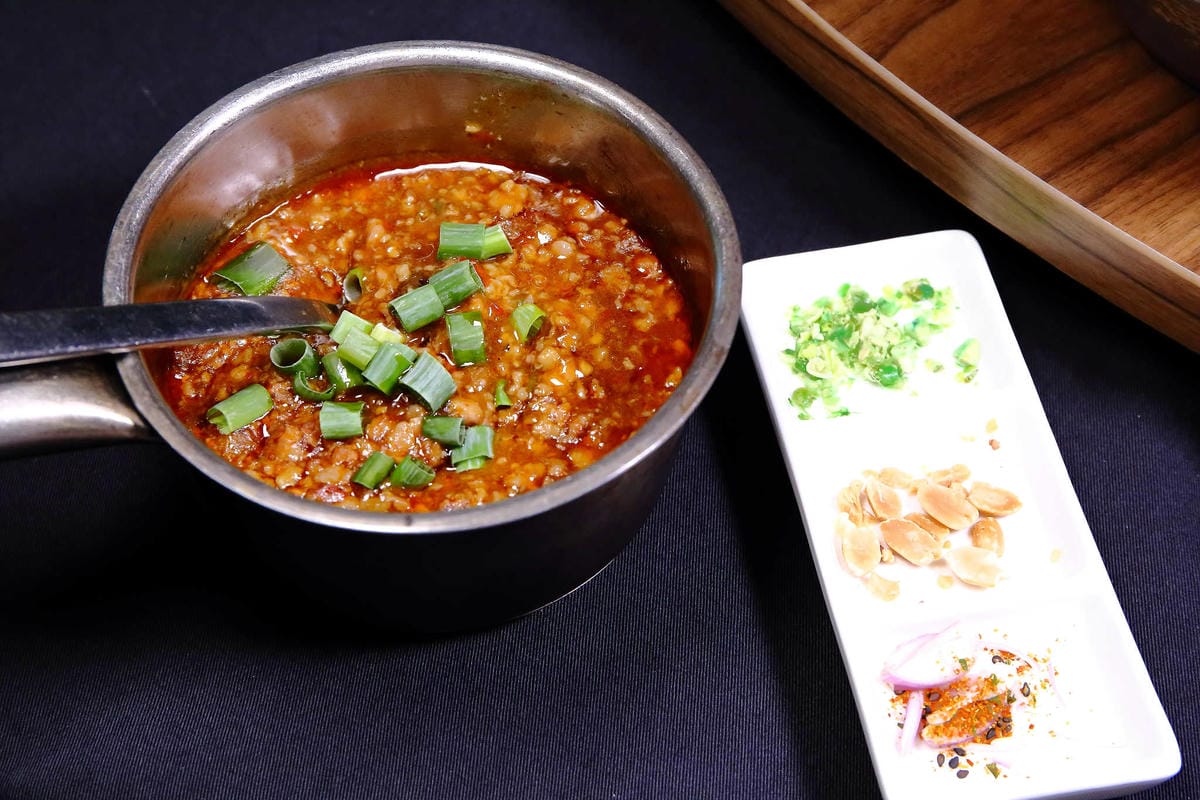 【食。台中】印月創意東方宴〜1鴨3吃新潮吃法！桌邊片鴨秀，皮脆肉嫩噴汁，創意美味，特色料理，來台中絕不能錯過的美食！