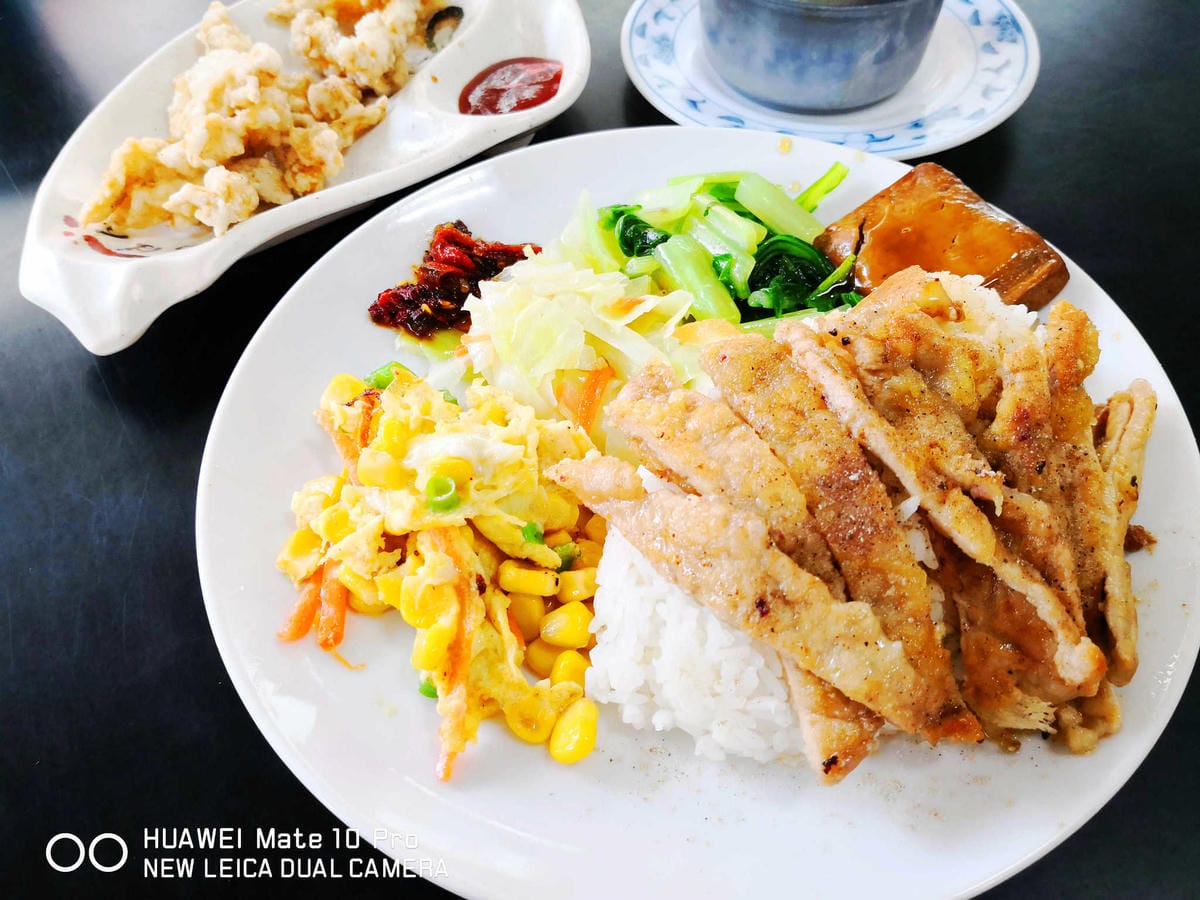 【食。中壢】來來中西式早餐店〜就是要吃早餐！在地人狂推薦平價多選擇，想吃漢堡還是古早味豬排飯？中西式早餐任你選！