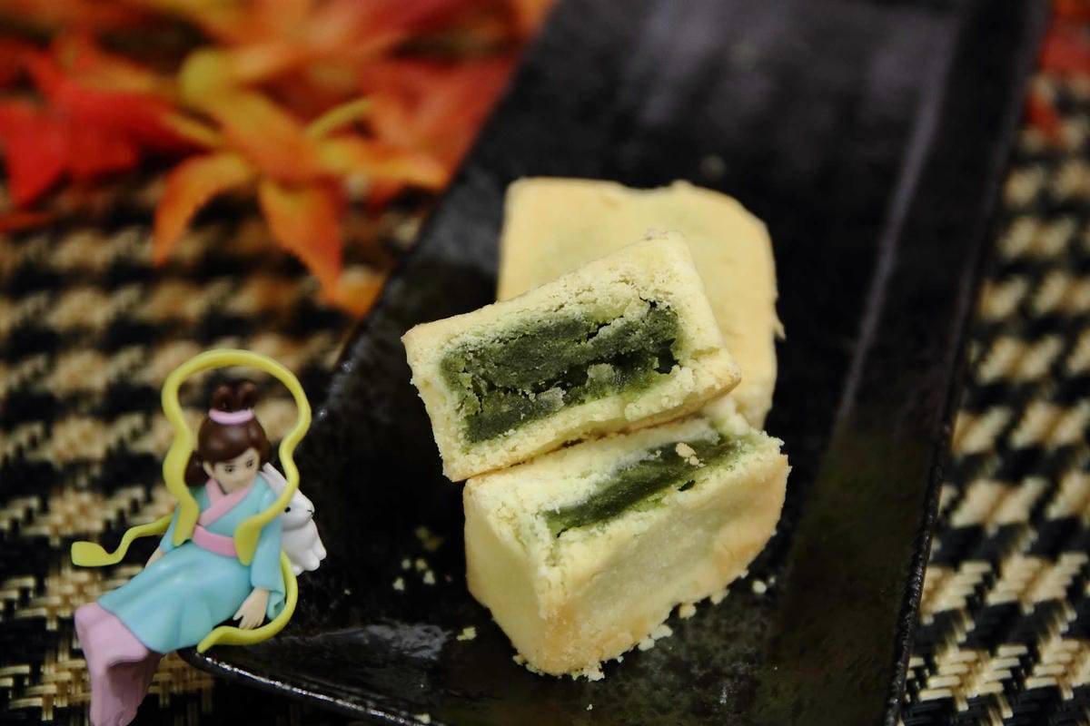 【台北伴手禮】港記酥皇•蓬萊摩沙〜20年口碑的伴手禮及團購甜點，中秋送禮自用兩相宜，翡翠綠豆糕每年賣出100萬顆，熱銷明星商品No.1！