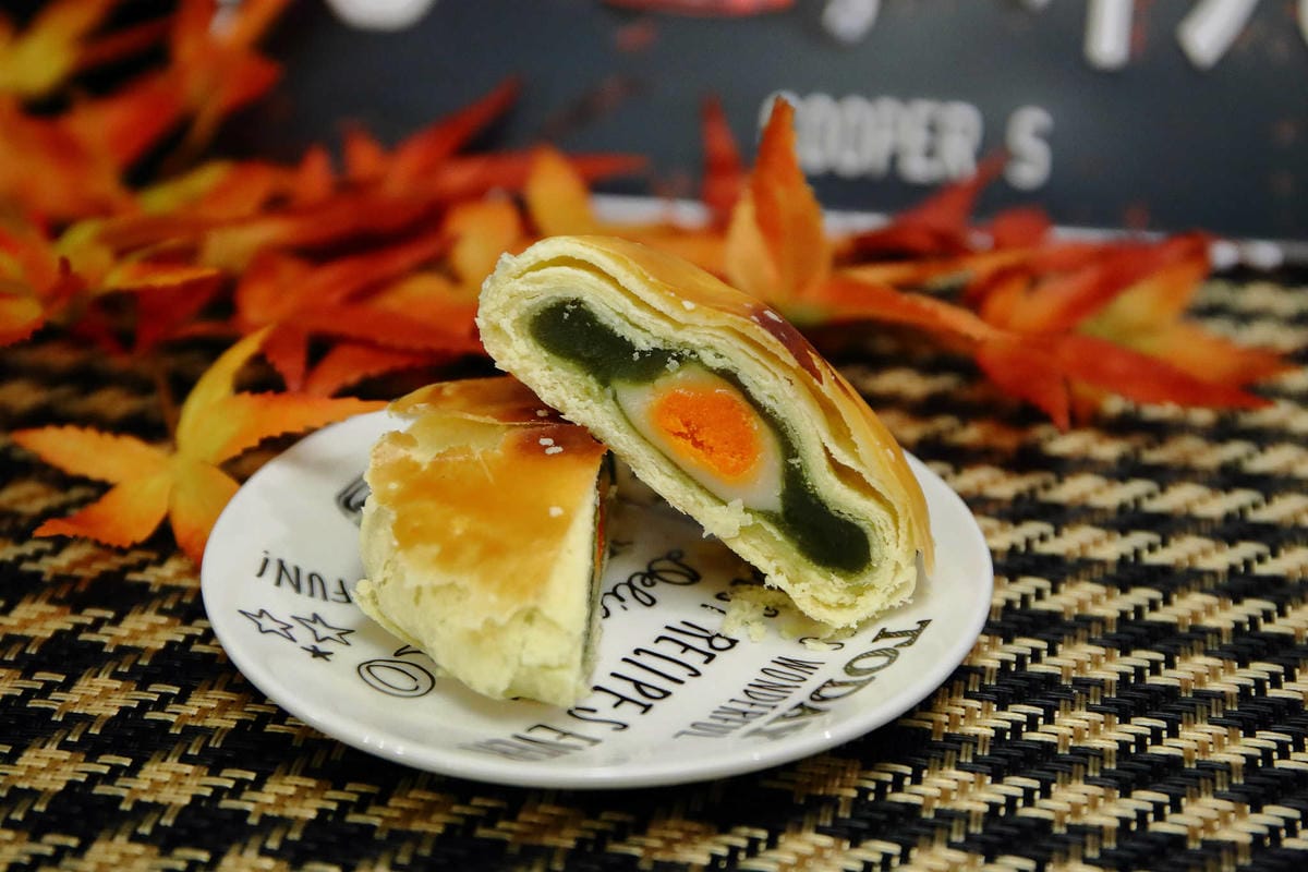 【台北伴手禮】港記酥皇•蓬萊摩沙〜20年口碑的伴手禮及團購甜點，中秋送禮自用兩相宜，翡翠綠豆糕每年賣出100萬顆，熱銷明星商品No.1！