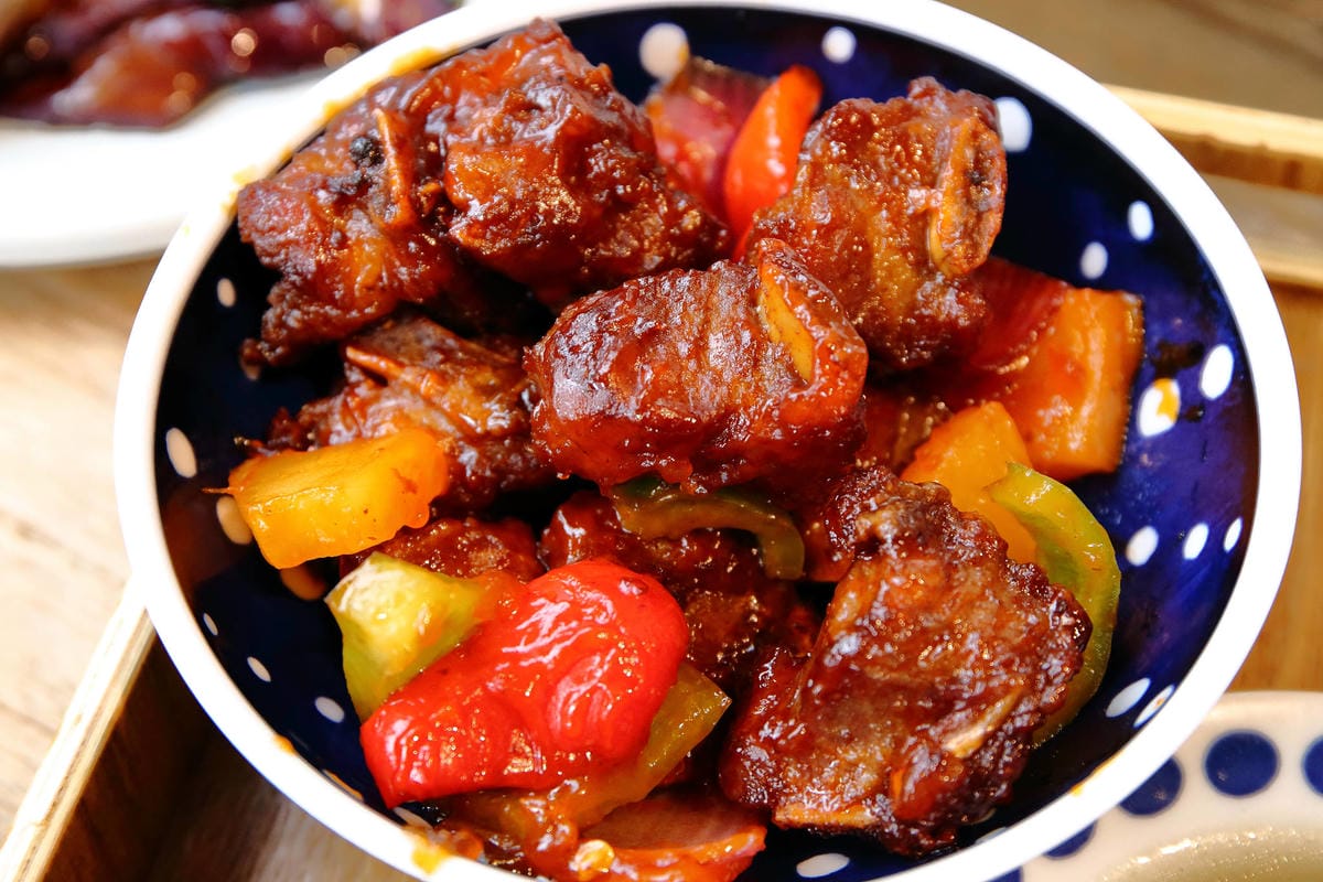 【食。宜蘭】好2食堂〜IG新打卡熱門點。熱炒店+網美店宜蘭必吃美食！沒有訂位吃不到的好味道！(寵物友善餐廳)