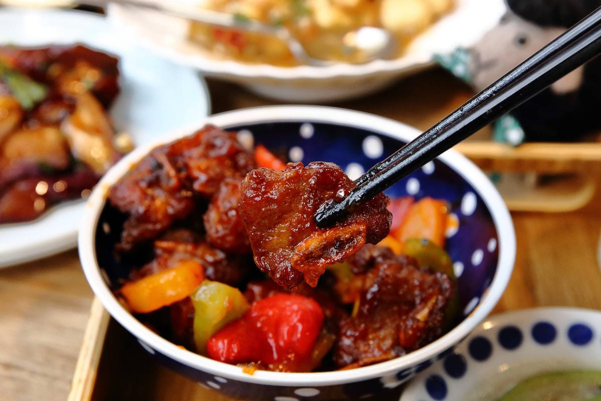 【食。宜蘭】好2食堂〜IG新打卡熱門點。熱炒店+網美店宜蘭必吃美食！沒有訂位吃不到的好味道！(寵物友善餐廳)