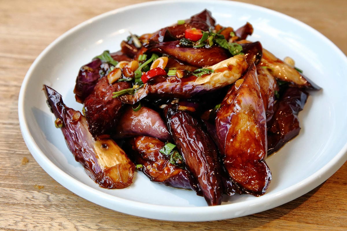 【食。宜蘭】好2食堂〜IG新打卡熱門點。熱炒店+網美店宜蘭必吃美食！沒有訂位吃不到的好味道！(寵物友善餐廳)