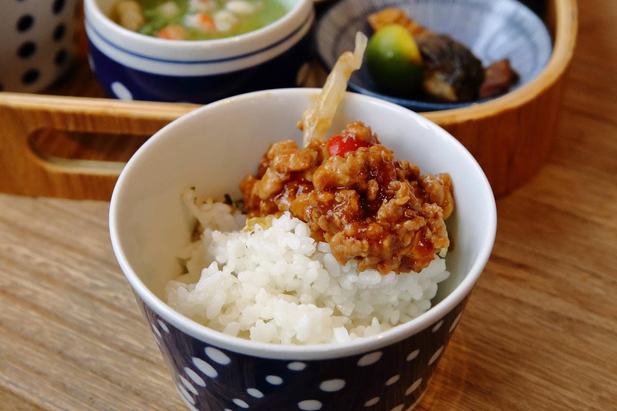 【食。宜蘭】好2食堂〜IG新打卡熱門點。熱炒店+網美店宜蘭必吃美食！沒有訂位吃不到的好味道！(寵物友善餐廳)