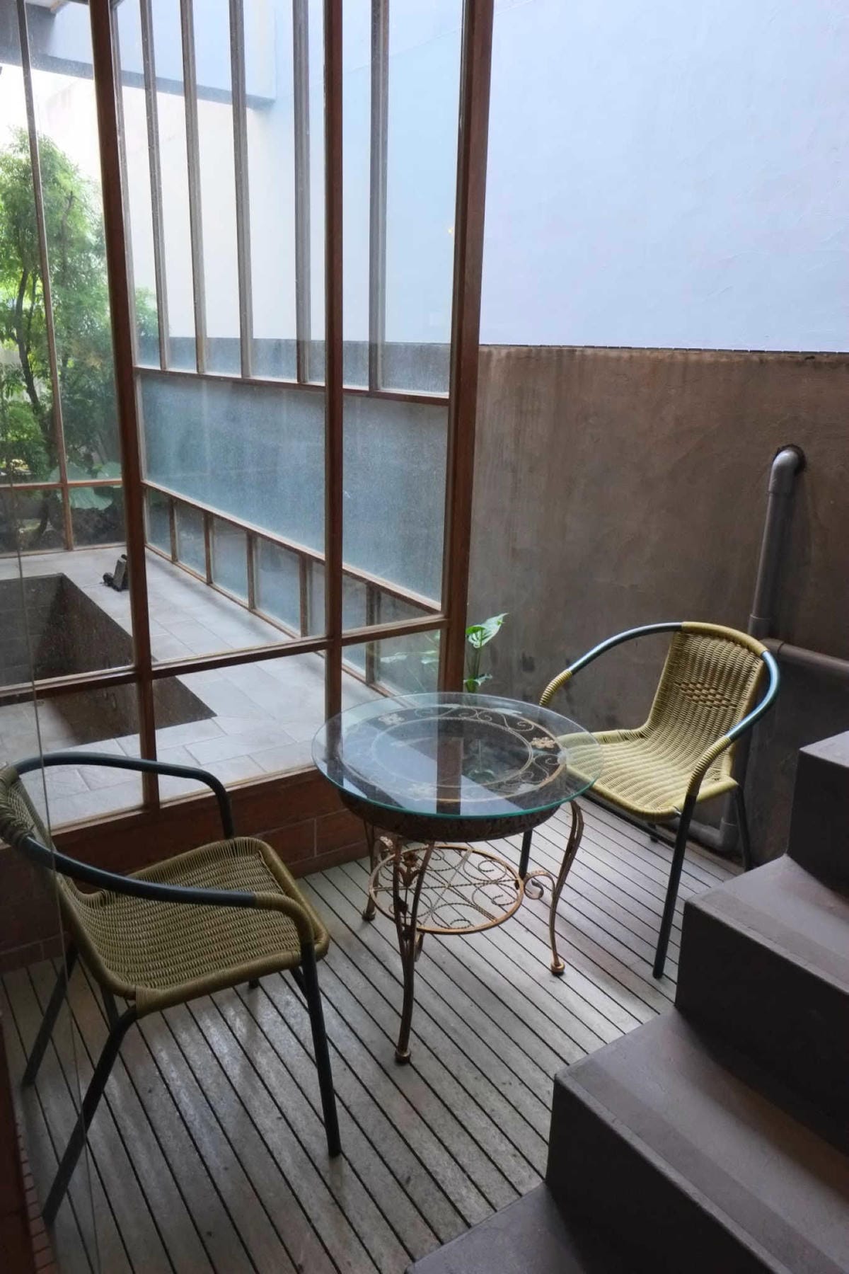 【宿。台中】天月人文休閒汽車旅館〜台中寵物友善住宿。主題汽車旅館，泳池、KTV、大按摩浴缸，約會辦趴推薦！