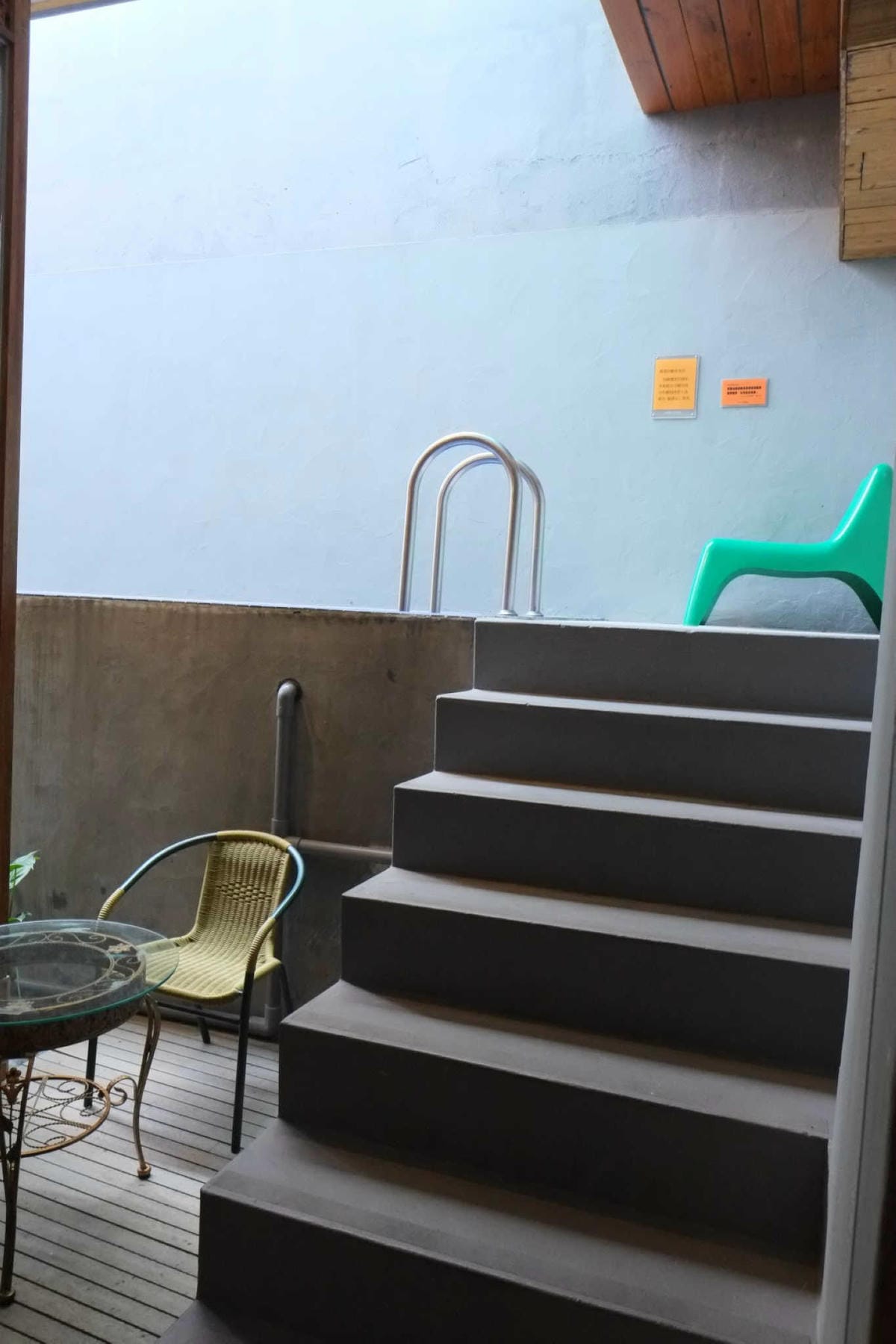 【宿。台中】天月人文休閒汽車旅館〜台中寵物友善住宿。主題汽車旅館，泳池、KTV、大按摩浴缸，約會辦趴推薦！