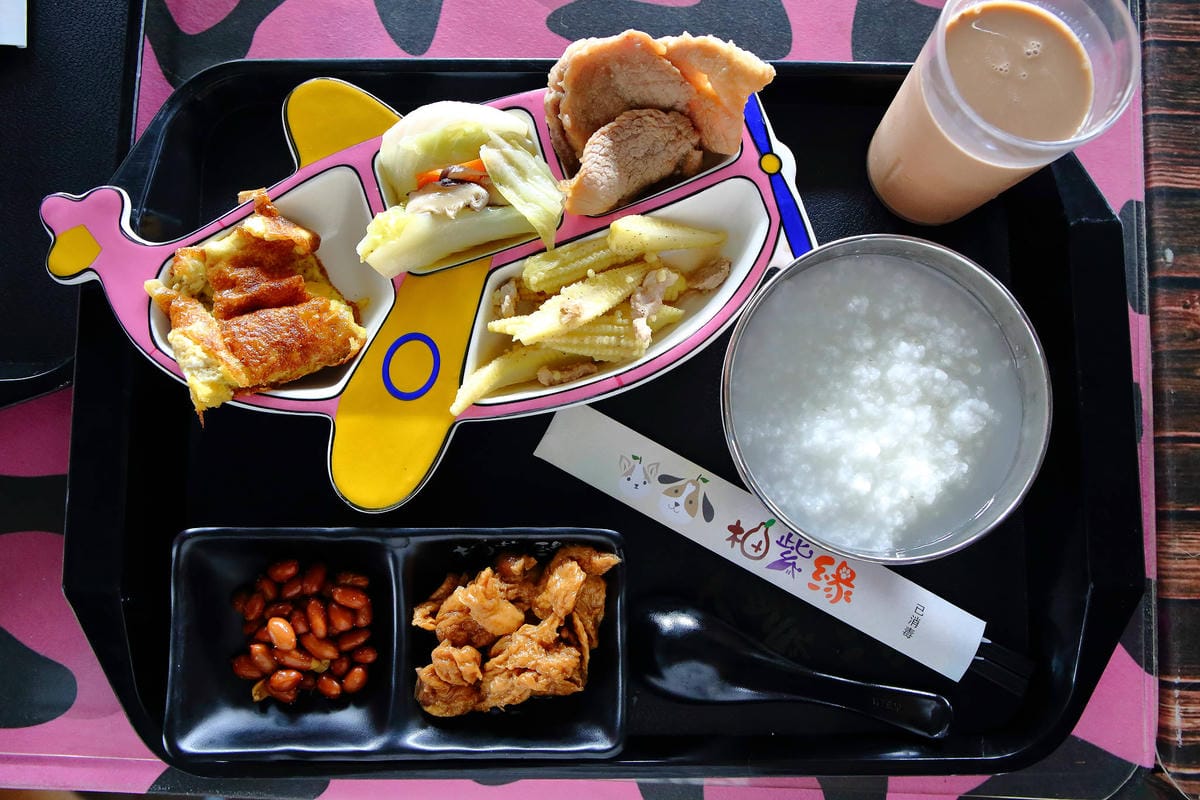 【宿。宜蘭】柚紫緣寵物友善民宿〜帶著毛小孩來去住一晚，毛孩們可以盡情奔跑、游泳戲水，擁有悠閒愜意的渡假氛圍