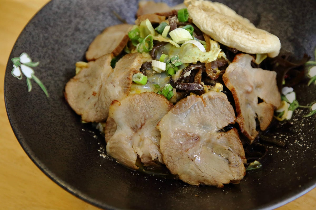 【食。龜山】揹潶鍋日式拉麵-龜山文化店〜小資族平價拉麵定食推薦!超濃郁豚骨湯頭,完全欲罷不能!(已歇業)