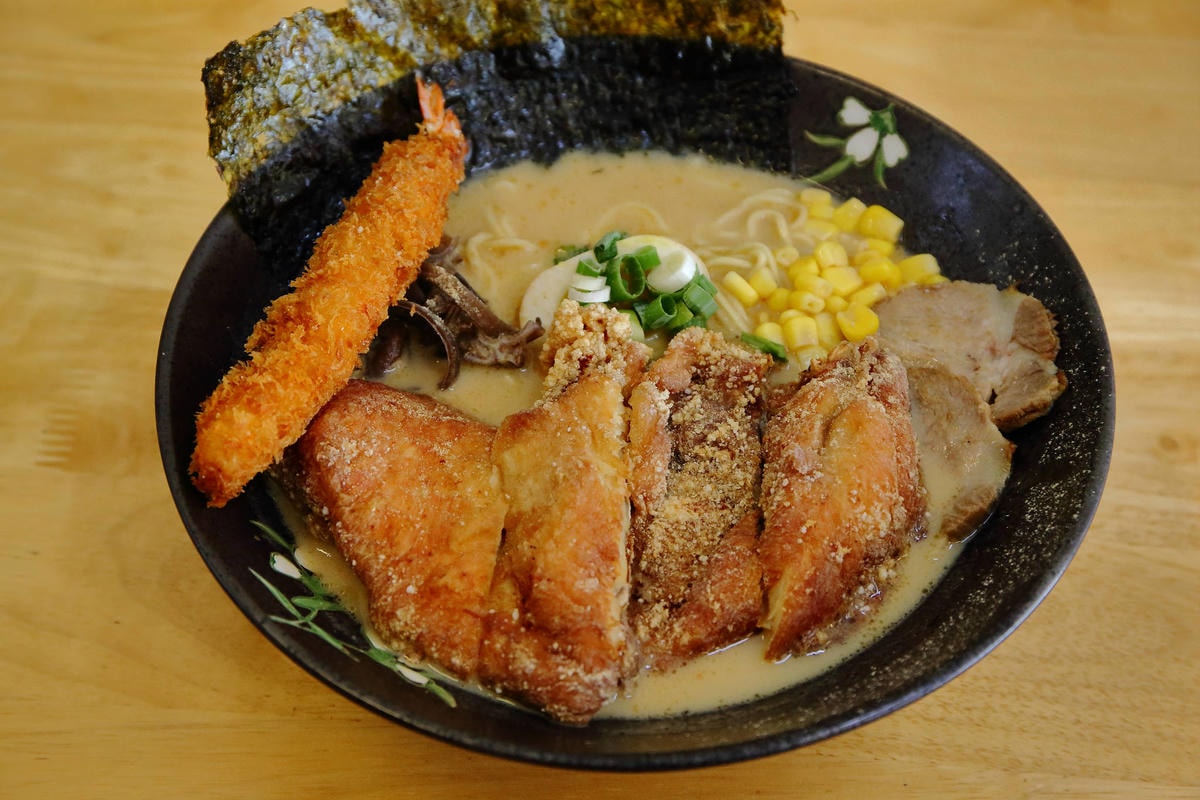 【食。龜山】揹潶鍋日式拉麵-龜山文化店〜小資族平價拉麵定食推薦!超濃郁豚骨湯頭,完全欲罷不能!(已歇業)