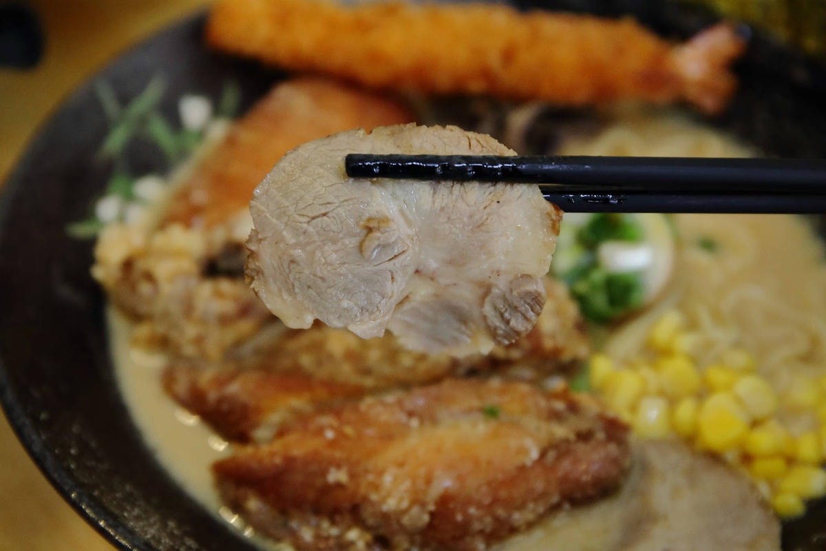 【食。龜山】揹潶鍋日式拉麵-龜山文化店〜小資族平價拉麵定食推薦!超濃郁豚骨湯頭,完全欲罷不能!(已歇業)