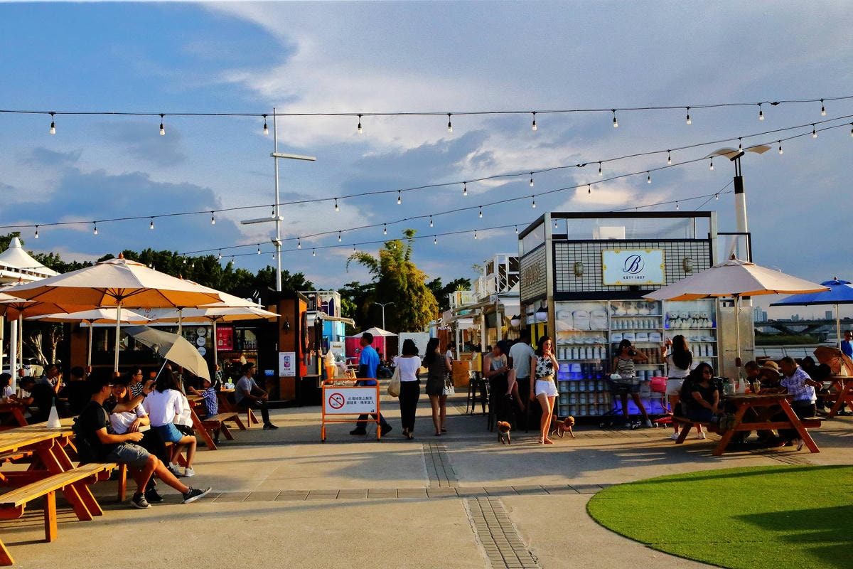 【食。台北】百齡罈BHouse〜大稻埕「pier5貨櫃市集」打卡熱門新景點!全台最高顏值酒吧,在北台灣最美河岸,美酒、美景環繞享受完美的一夜